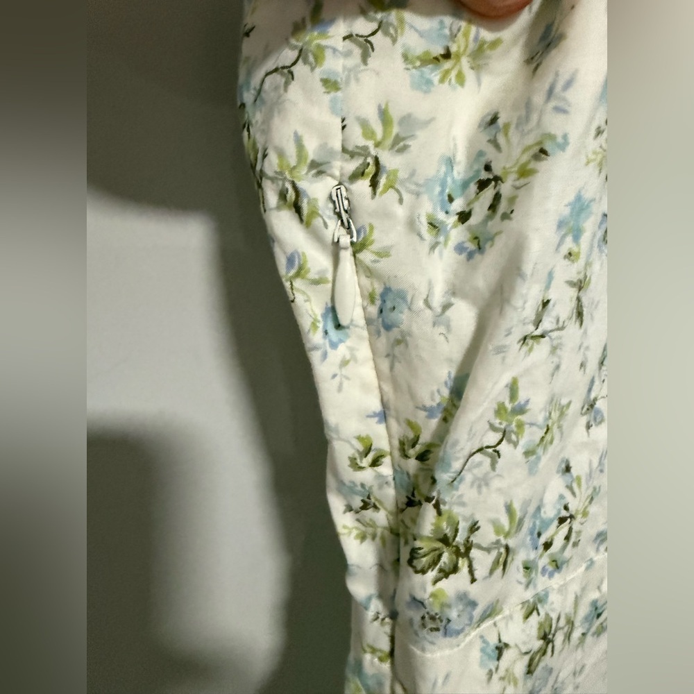 Laura Ashley Dainty Floral Sleeveless Surplice Top Dress Size 6 Cottagecore - Picture 6 of 7